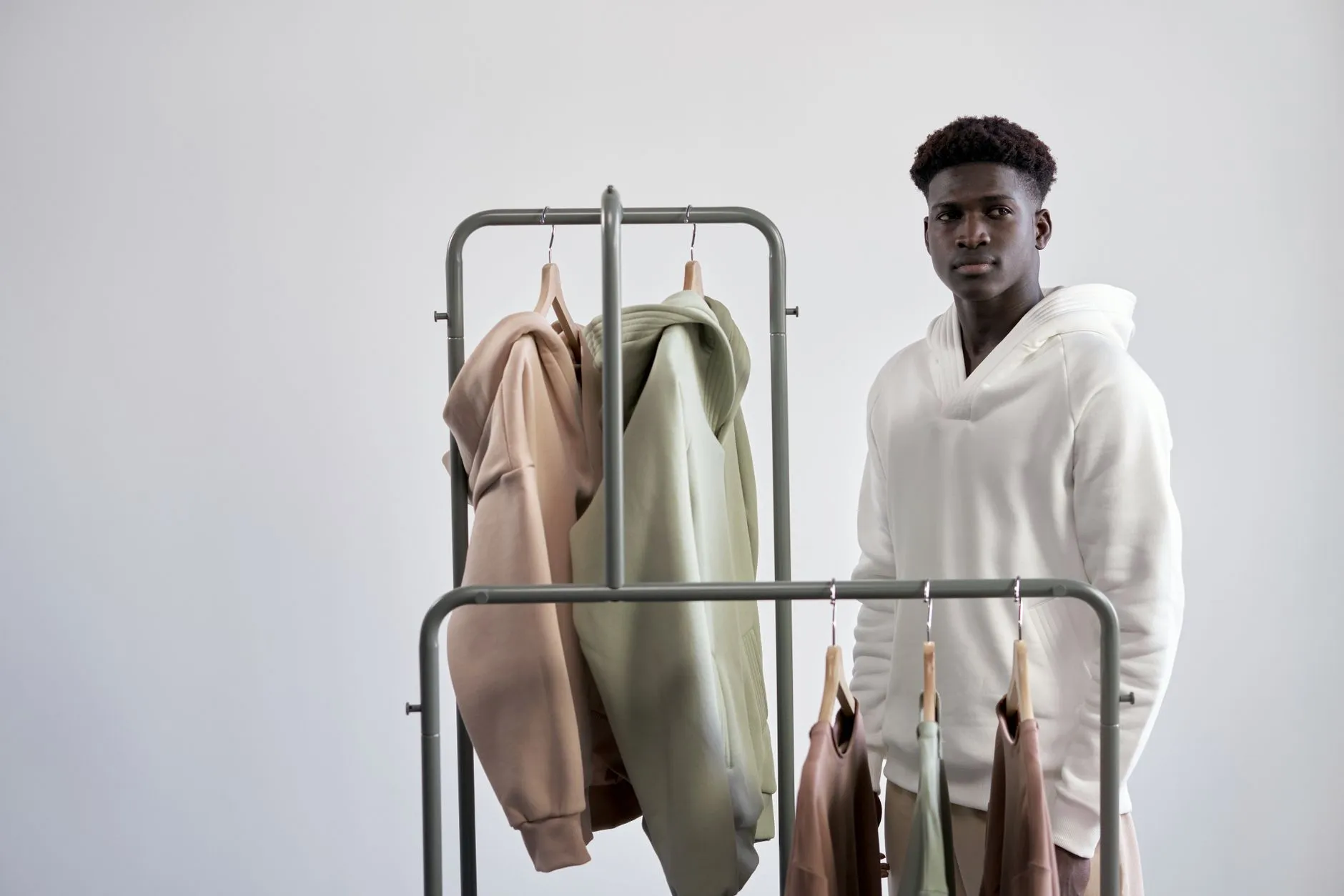 哈尔滨冬季办公取暖方案：电热垫与发热坐垫组合应用指南